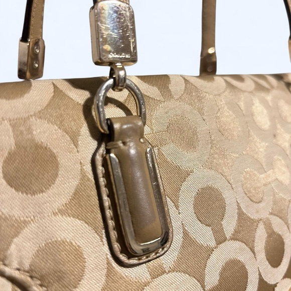 Coach - Picture 3 of 15